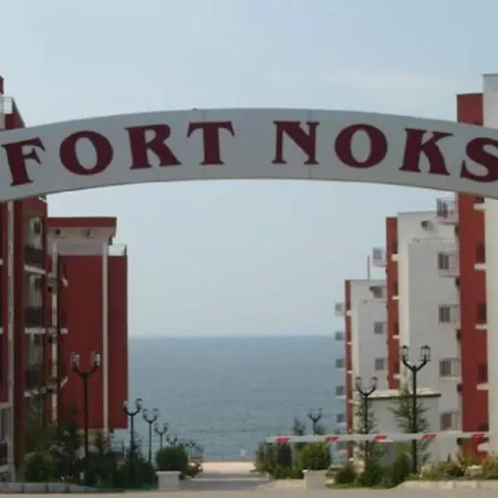 2-Комнатные Апартаменты У Моря 10 Бассейнов Crown Fort Noks * Szveti Vlasz