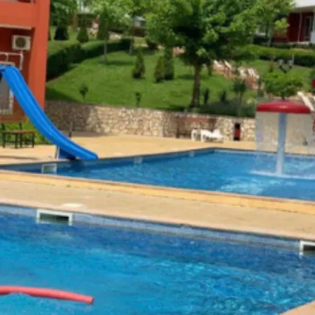 2-Комнатные Апартаменты У Моря 10 Бассейнов Crown Fort Noks Apartman *