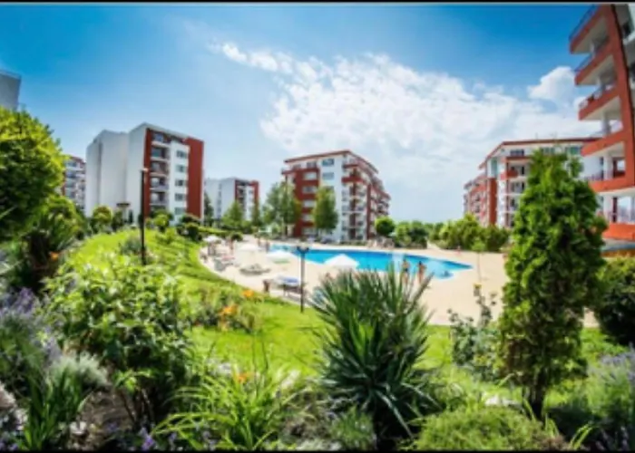 2-комнатные у моря 10 бассейнов Crown Noks Sveti Vlas