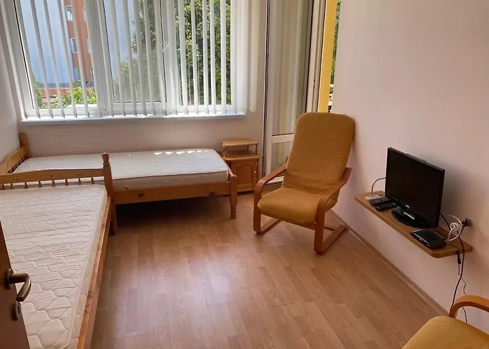 2-комнатные у моря 10 бассейнов Crown Noks Appartement