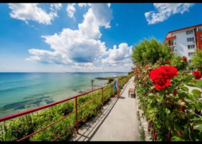 شقة 2-Комнатные Апартаменты У Моря 10 Бассейнов Crown Fort Noks *