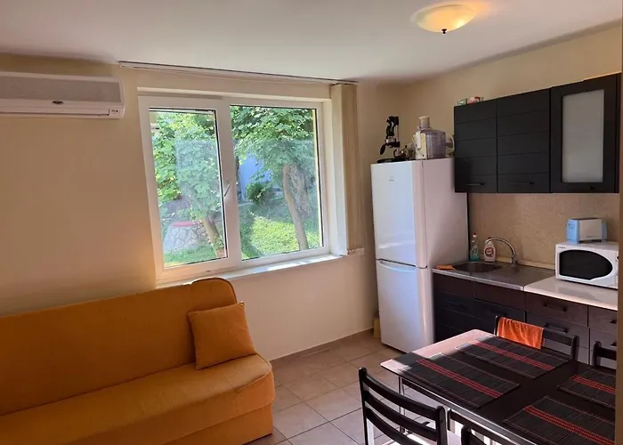 2-комнатные у моря 10 бассейнов Crown Noks Apartment *